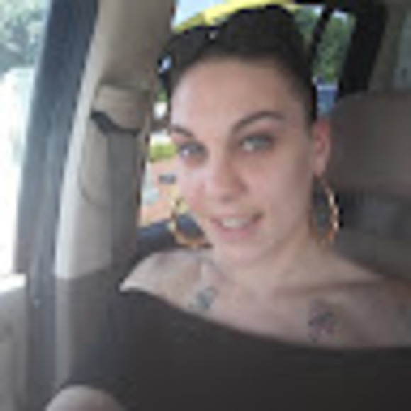 Meet your Posher, Tiffany - Picture 1 of 1